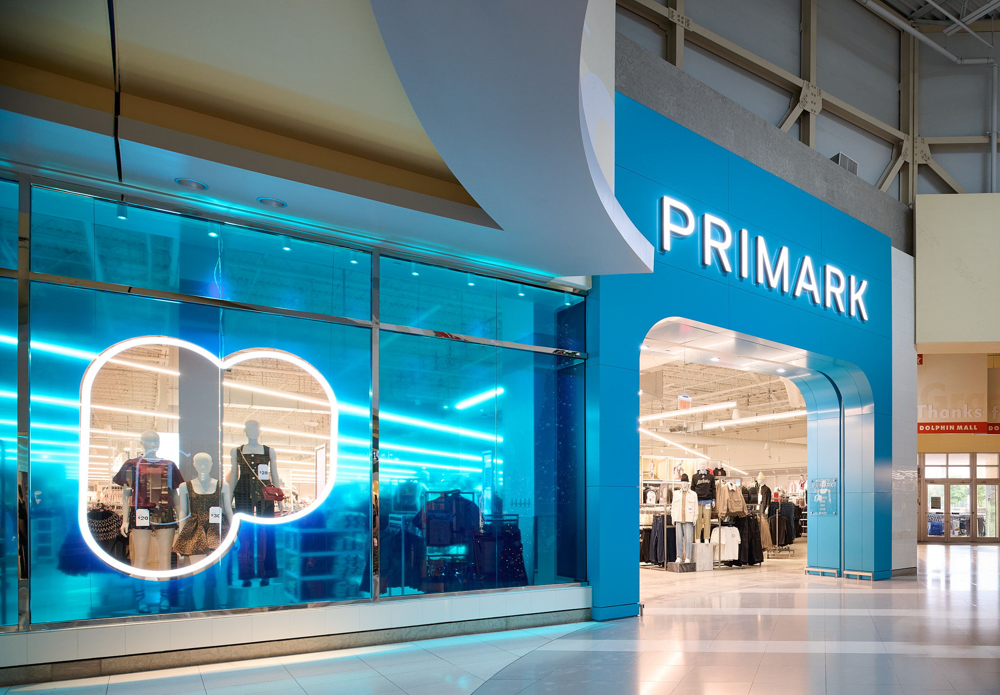photo of the blue facade of a store named "Primark" inside a mall