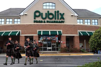 Watch a Scottish World Cup fan try his first-ever Pub Sub in Miami