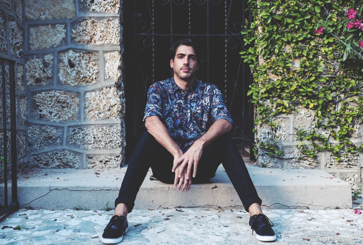 Monterrey Releases Video for “Neon” With a <i>Miami Vice</i> Color Palette