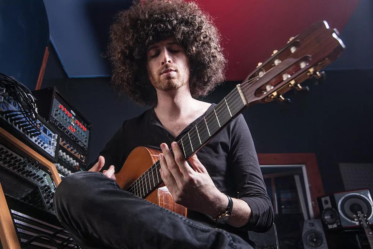 MasterMinds 2017: Sammy Gonzalez’s Guitar Strings Entrance Audiences