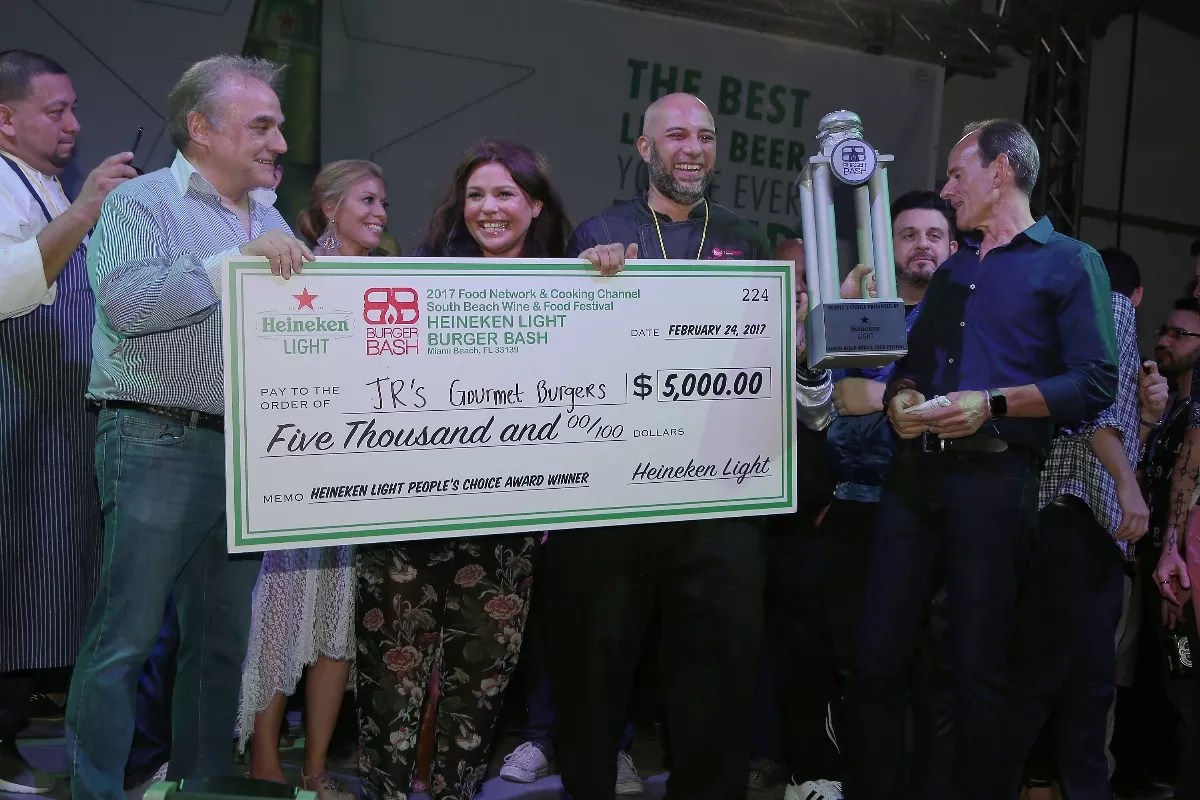 SOBEWFF 2017: JR’s Gourmet Burgers of Miami Springs Wins Burger Bash’s People’s Choice Award