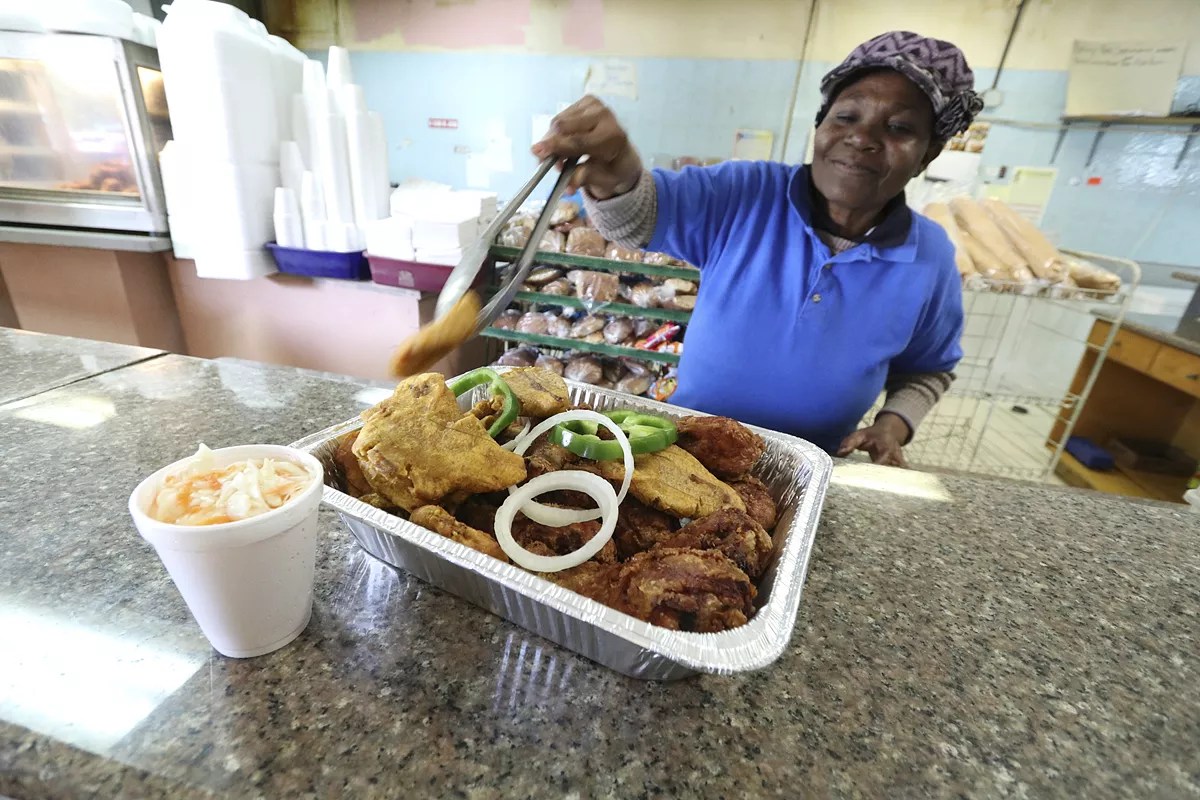 Fried Chicken Turns Little Haiti’s Pack Supermarket Into an Institution