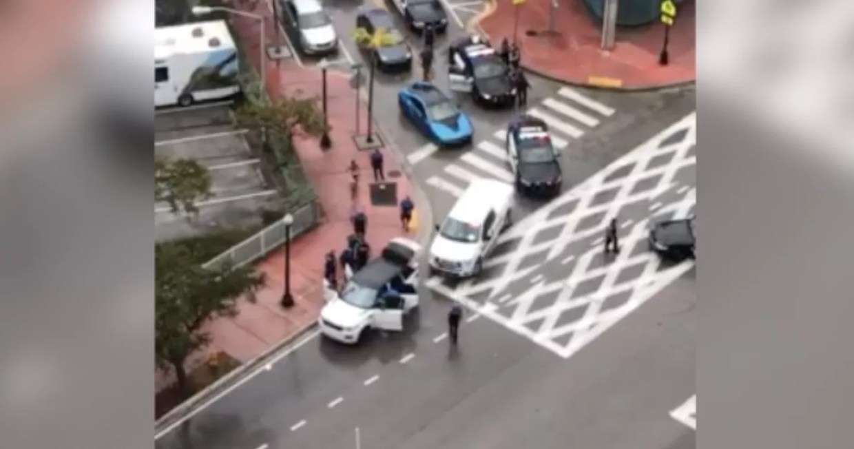 Video: Eight Gun-Wielding Cops Approach Car With Toddler Inside