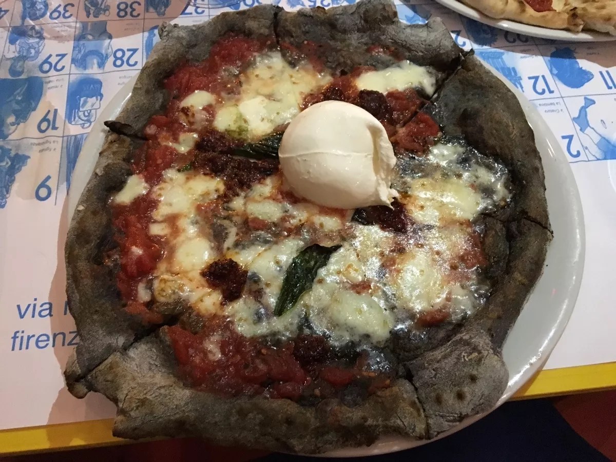 ‘O Munaciello Brings Neapolitan Black Pizza to Miami’s MiMo District