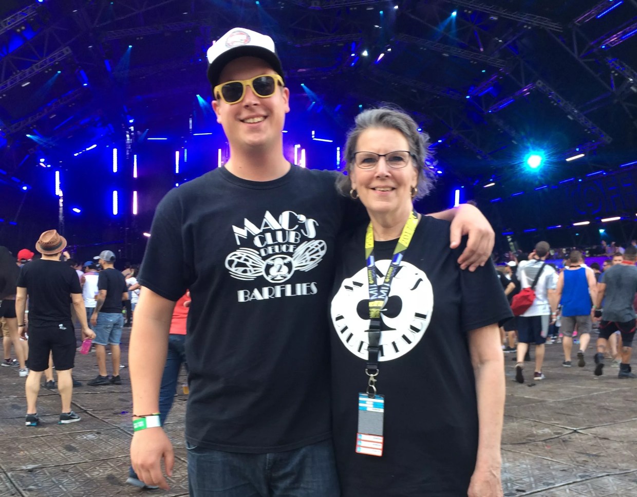 A 62-Year-Old Mom and Her Son Bonded at Ultra 2017