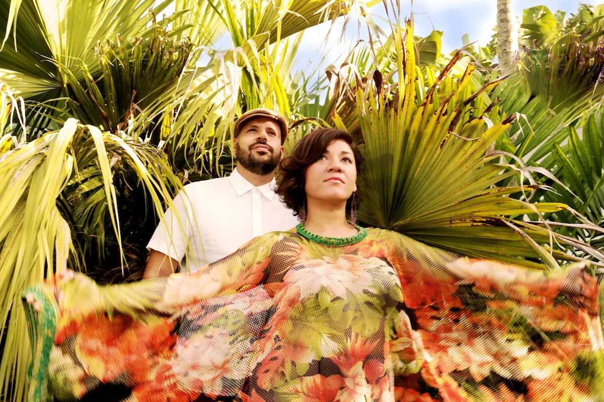 Elastic Bond Takes on Technology in New “Honey Bun” Video