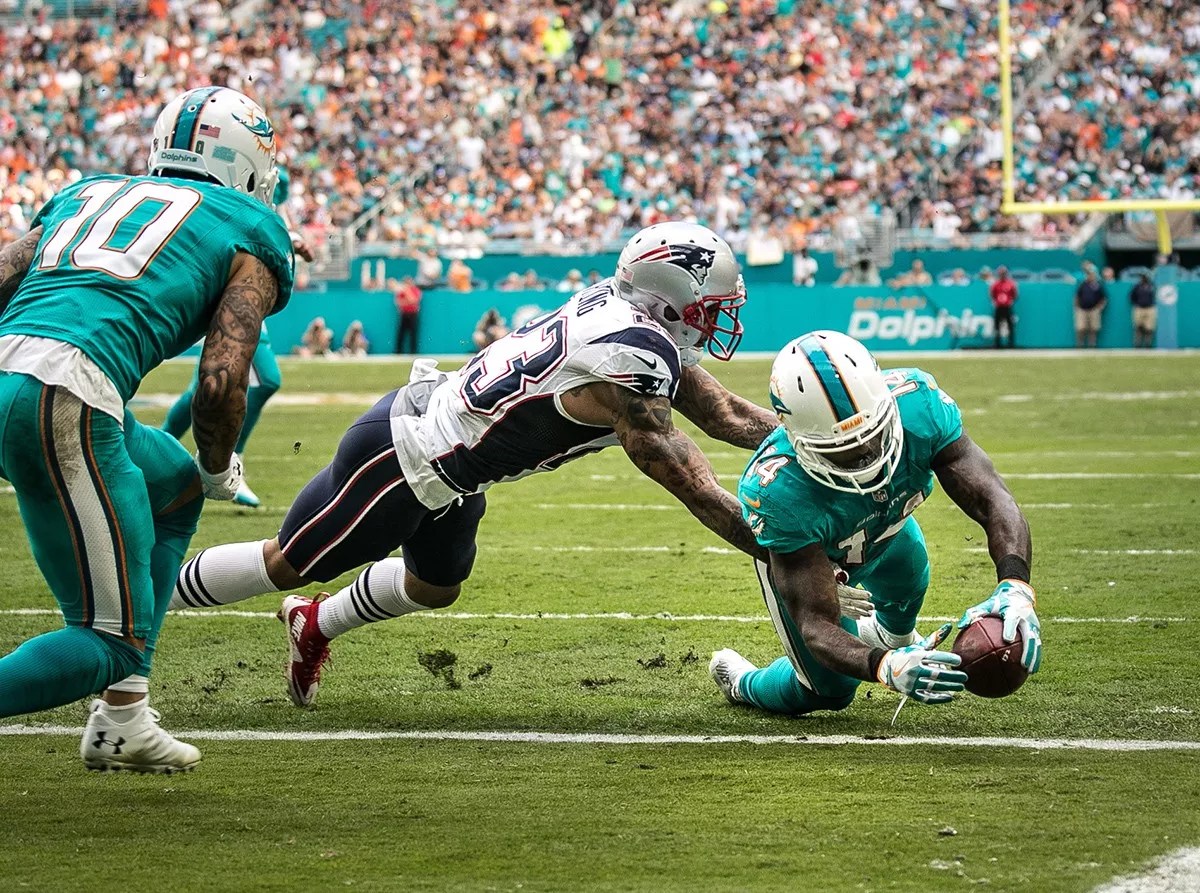 <i>Miami Herald</i> Sportswriter Says NFL Players Should Stop Upsetting Nazis