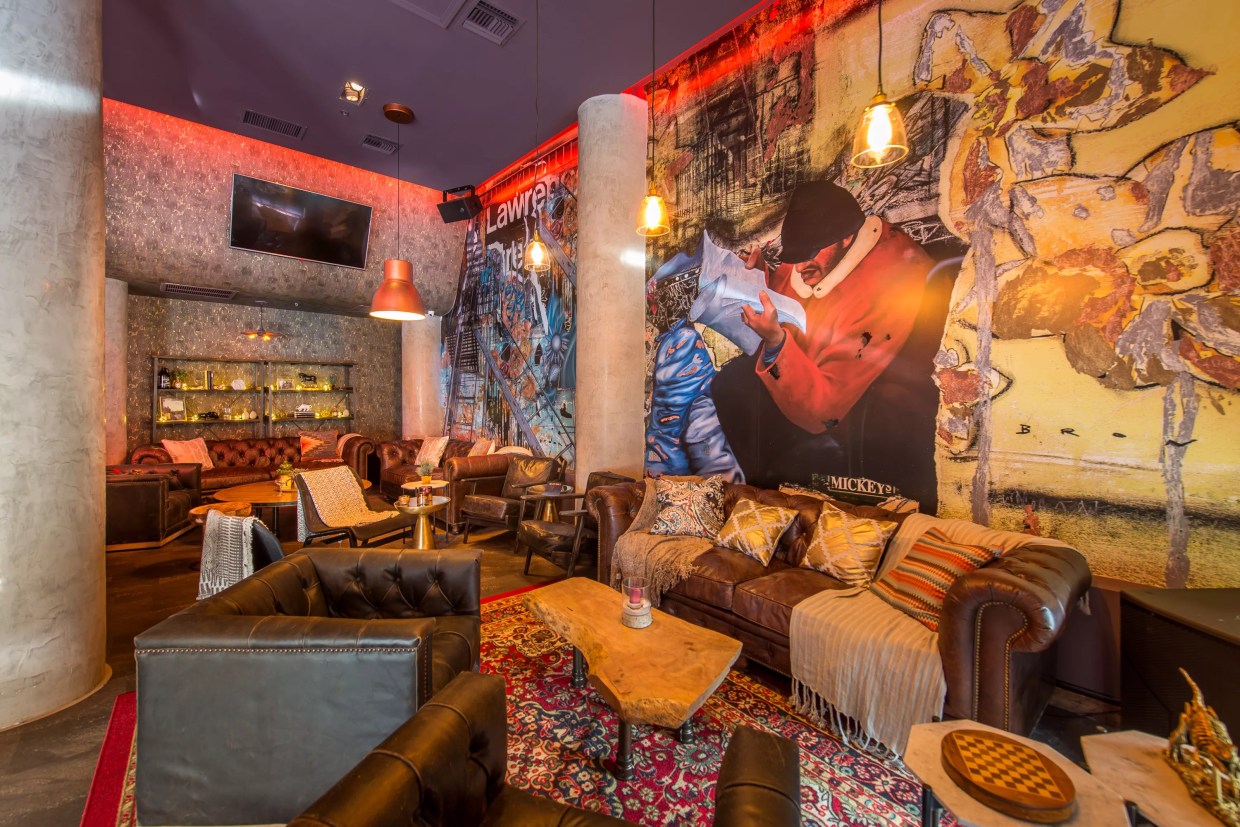 Jezebel on Lincoln Road Offers Cocktails and Flaming S’Mores