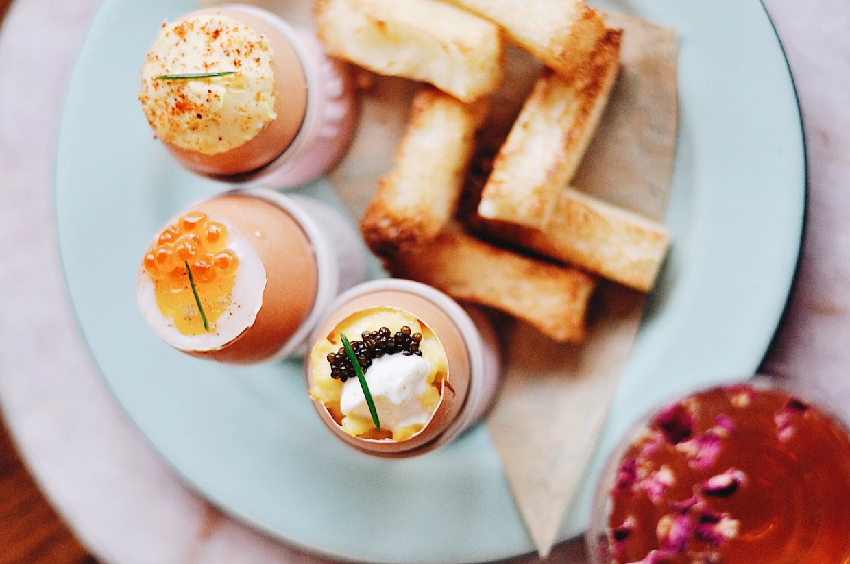 Moonlit Brunch Pushes the Sunday Meal Into the Evening