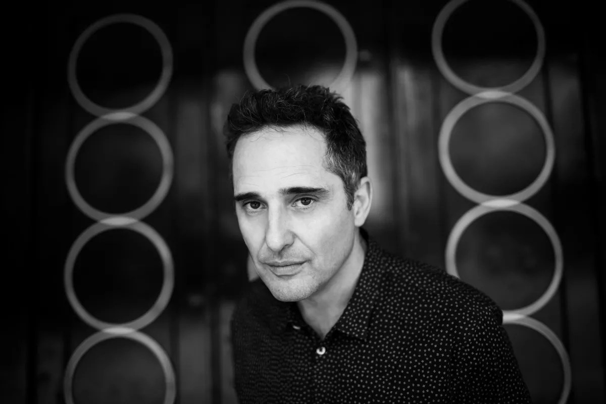 Jorge Drexler Makes Music to Bring the World Together