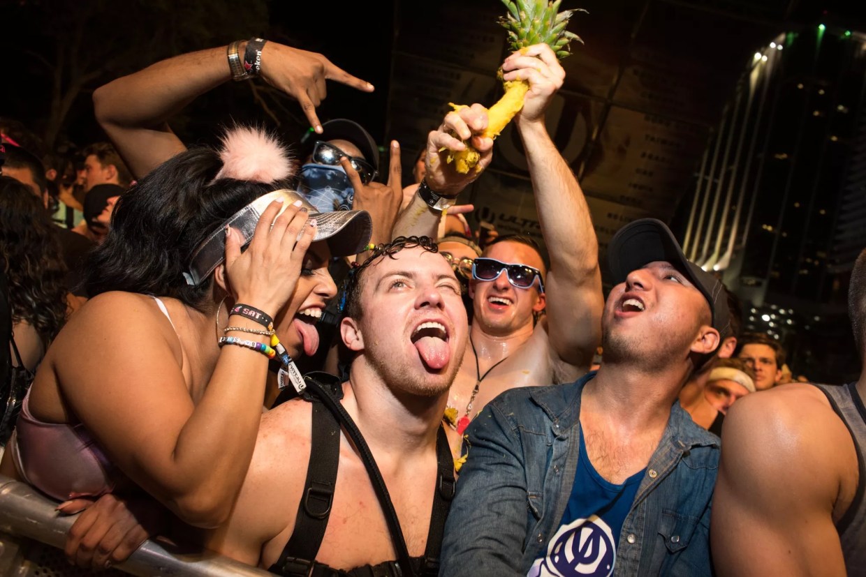 Ultra Music Festival 2018, Day Three: The Wailers, J.E.S.u.S., Above and Beyond, Rabbit in the Moon