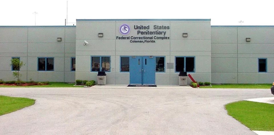 Florida Federal Prison Bans Families From Mailing Books, Greeting Cards