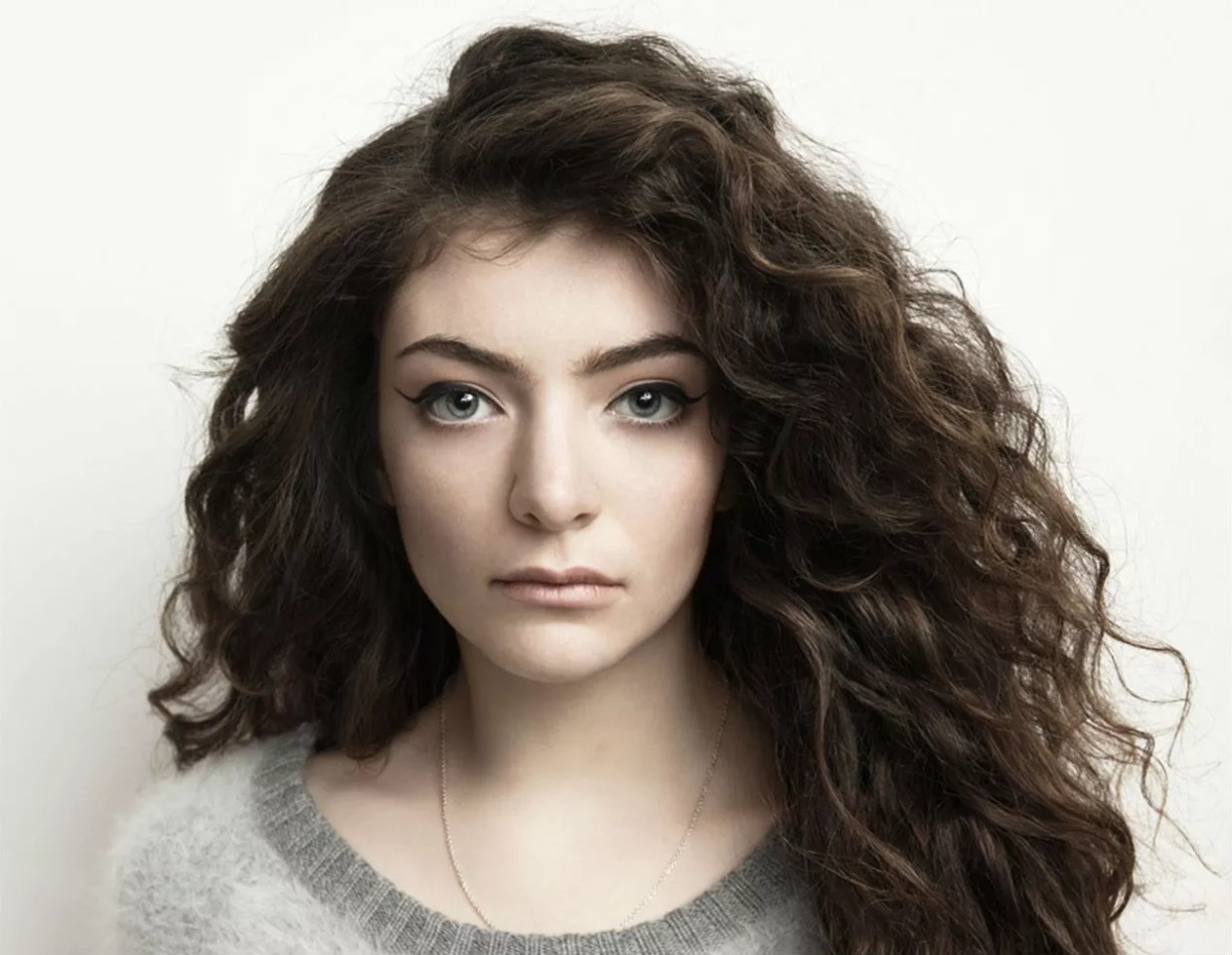 Four Memorable Moments of Lorde Awesomeness
