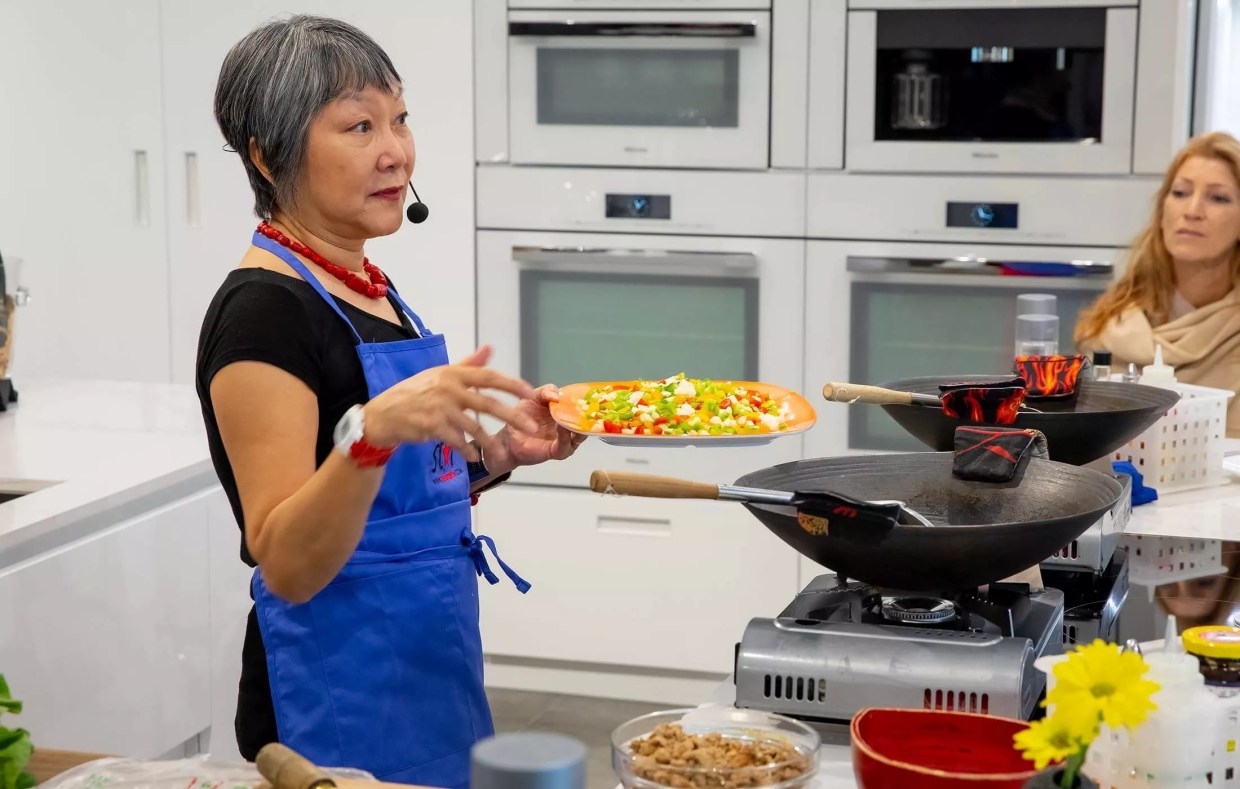 Eleanor Hoh’s Wok Cooking Class Still Popular After Two Decades