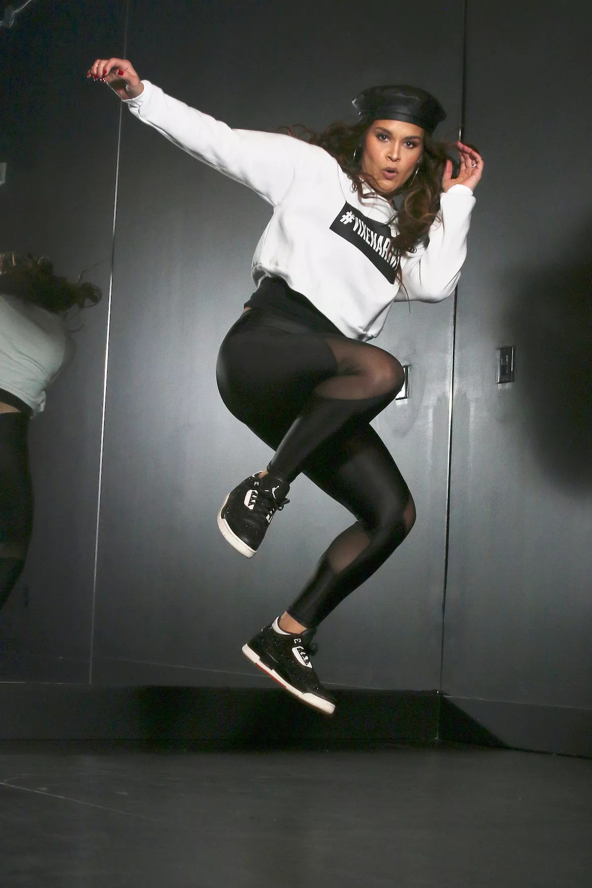 Janet Jones Makes Women Top Dancers