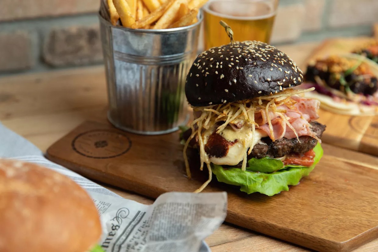 Copper Blues Rock Pub & Kitchen Opens in Doral