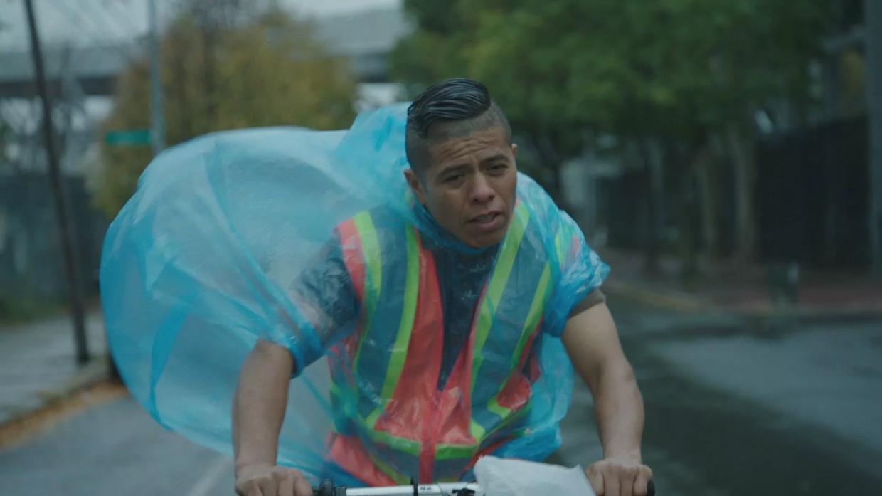 Affectionate Slice-of-Life <i>En el Séptimo Día</i> Faces Hard Choices and the American Dream