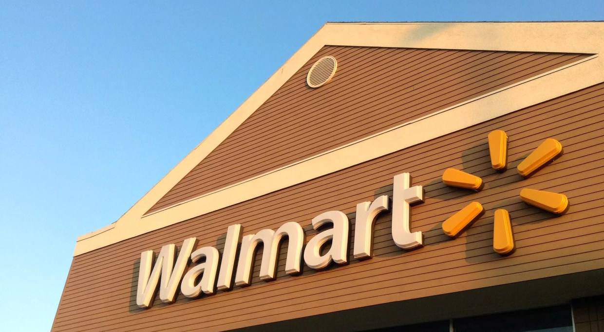 Nearly 100 Women Sue Walmart for Gender-Pay Discrimination in Miami Court