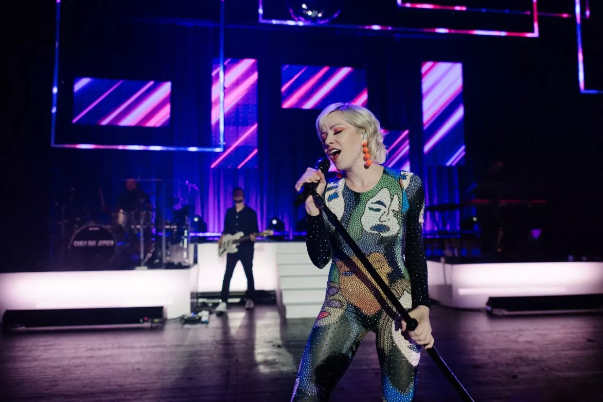 Carly Rae Jepsen’s Fillmore Miami Beach Show Had Fans Ready to Run Away With Her