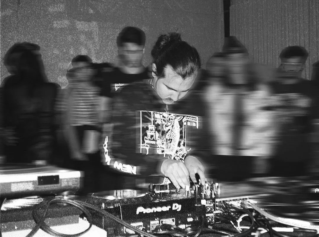 Nick León Mates Climate-Change Awareness With Electronic Music on <i>Aguacero</i>