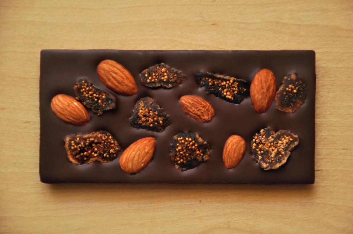 Ana-Cacao Makes Raw Chocolate Treats in Little River