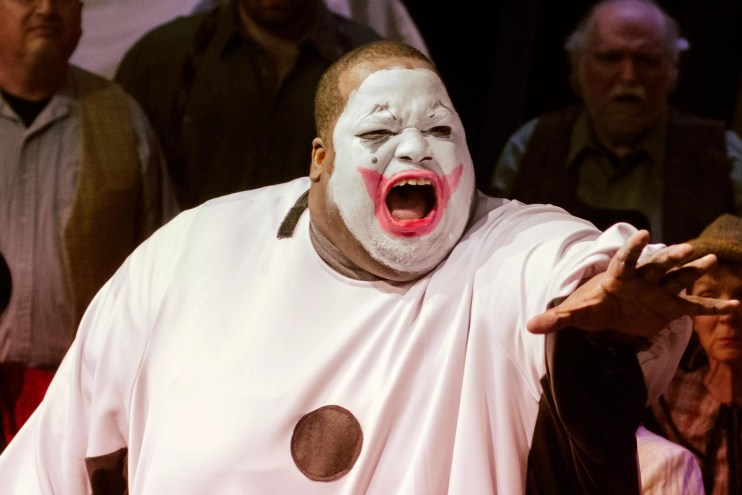 Tenor Limmie Pulliam in the role of Canio in I Pagliacci