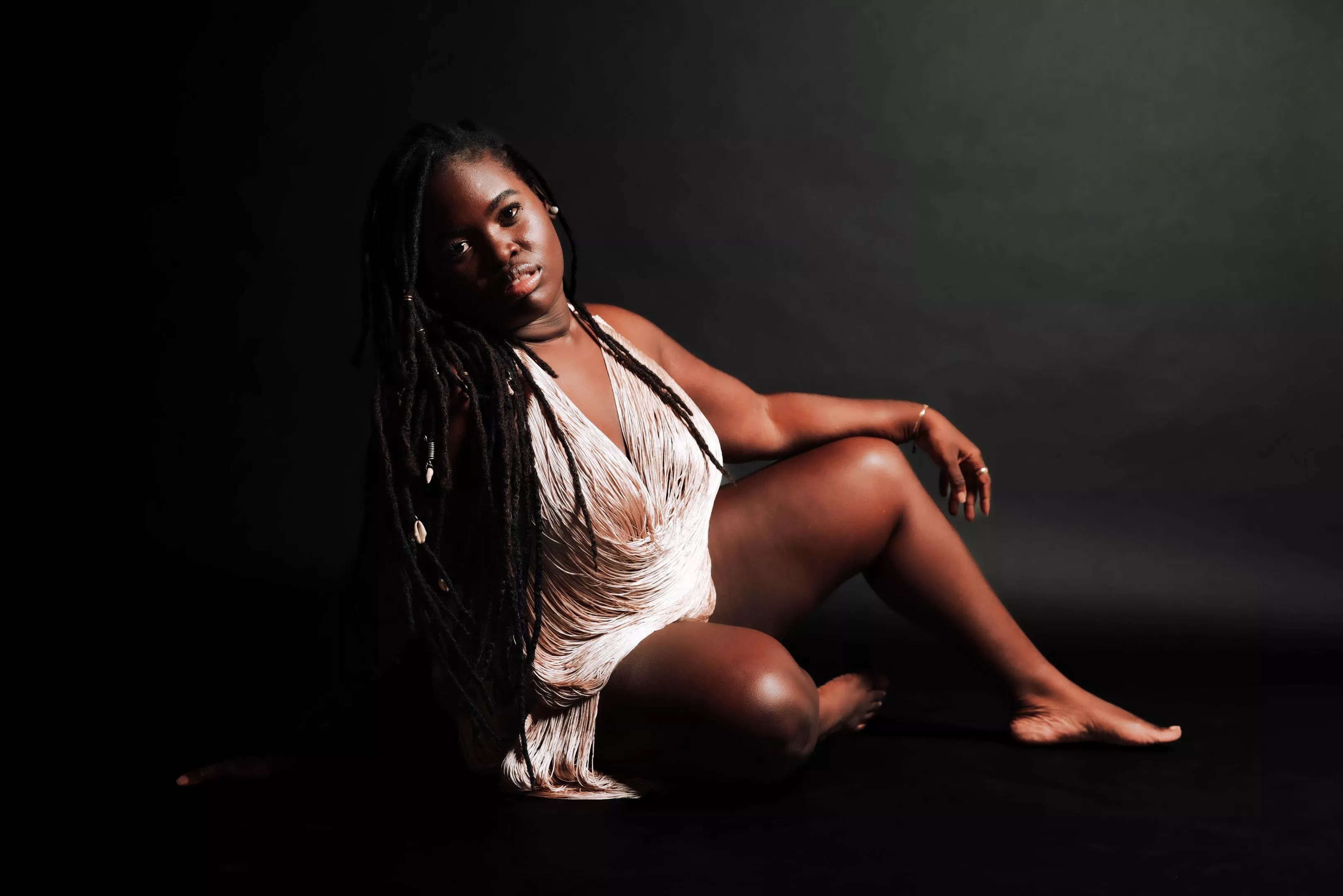 Daymé Arocena poses in a pink dress