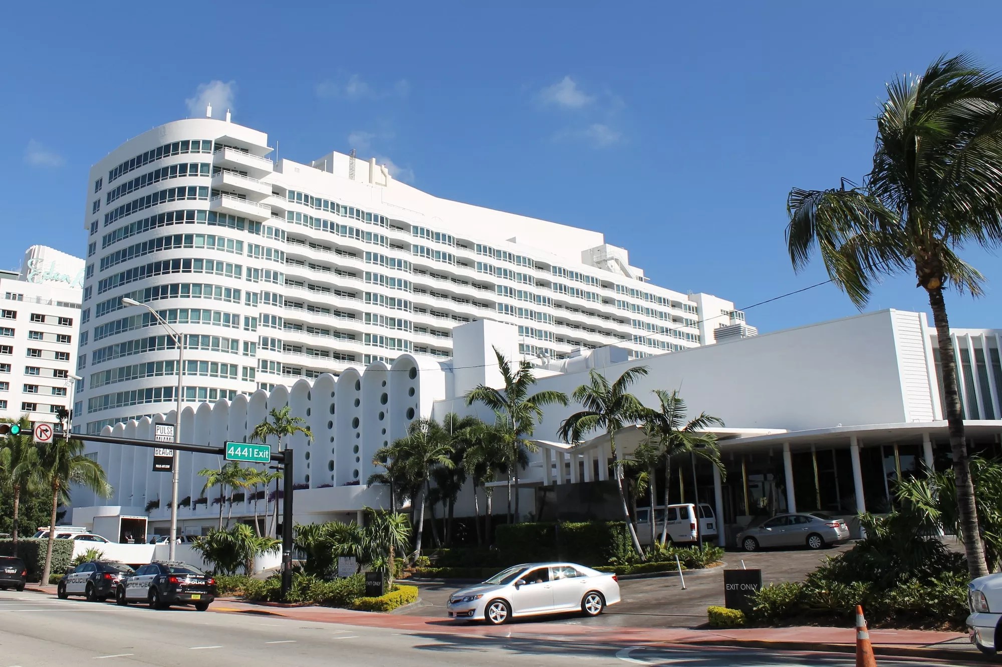 Exterior of Fontainebleau in Miami Beach