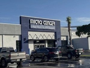 Exterior of Micro Center store in Miami