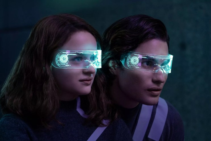 Still of Joey King and Chase Stokes in Uglies