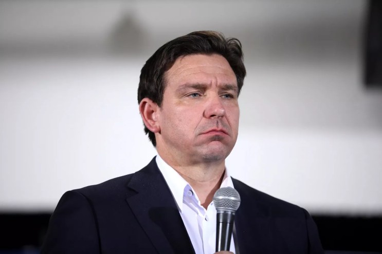 Photo of Ron DeSantis in a pose suitable for chiseling into a bust