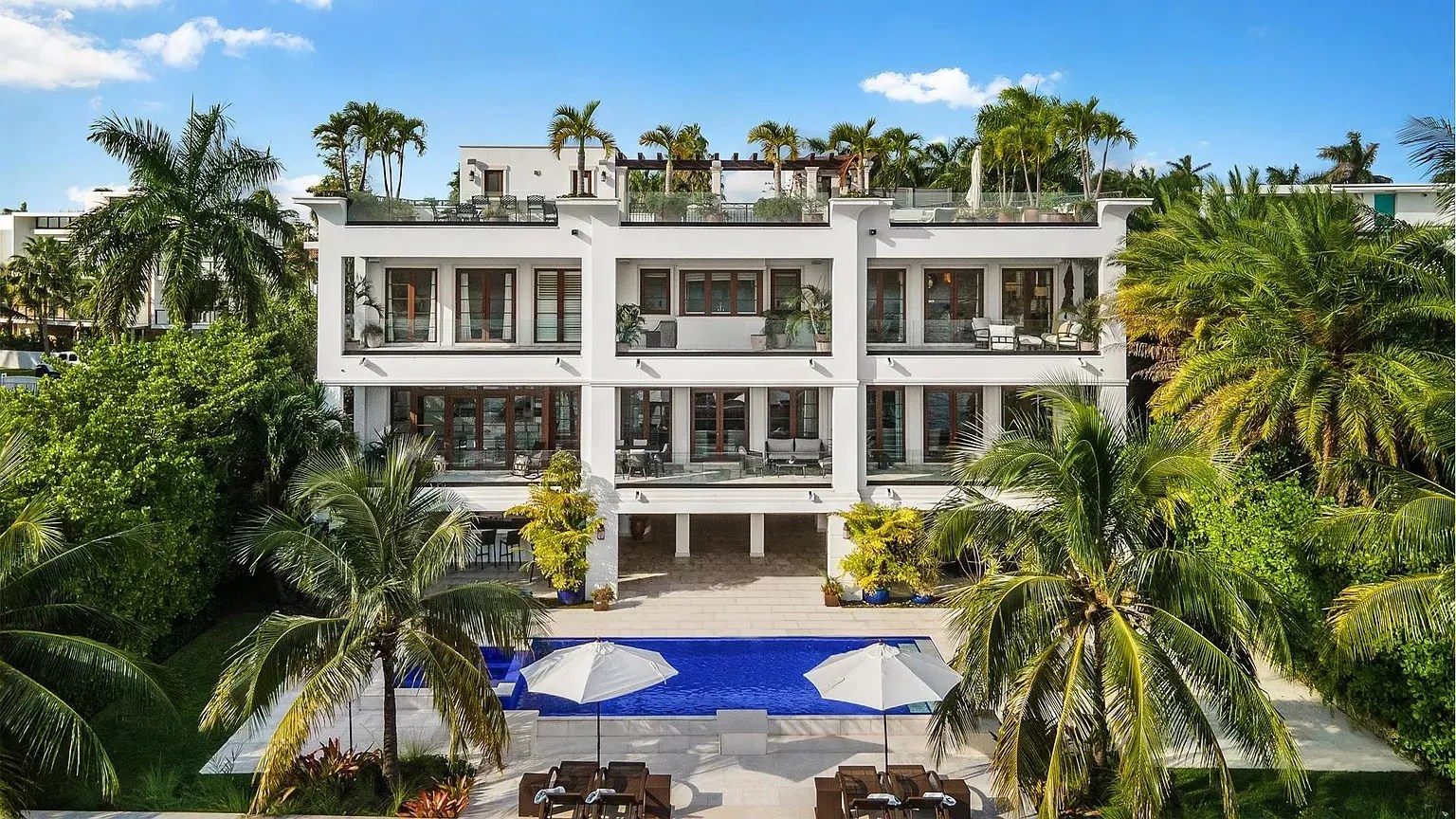 Backyard of three-story Miami Beach mansion