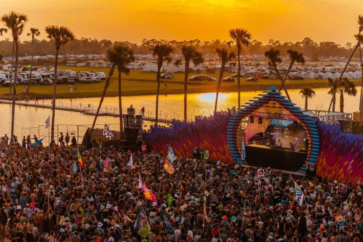 Aerial shot of the crowd at the Okeechobee Music & Arts Festival