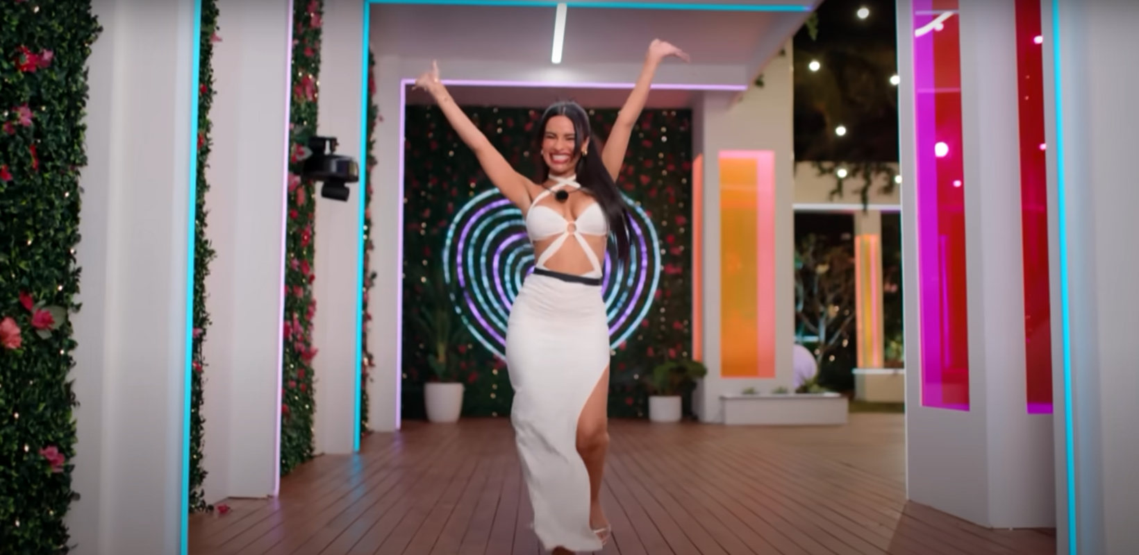 Yulissa Escobar entering the Love Island villa.